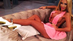 Loredana Chivu, mai despuiata ca niciodata! In ce hal s-a urcat la volan