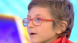 Petronela, fetiţa de 8 ani bolnavă de cancer, transferată de urgenţă la un alt spital! Ce spun medicii despre starea ei