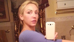 Fata lui Carmen Harra, voluptuoasa Alexandra, la momentul adevarului: fara machiaj si fara Photoshop! Cum ti se pare?