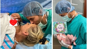 Enrique Iglesias a devenit tată pentru a treia oară. Primele imagini cu bebelușul născut în secret