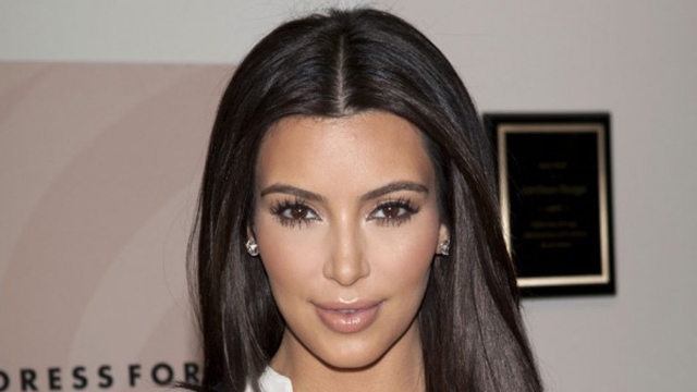 Asta da, schimbare radicală de look! Kim Kardashian a intrat in rândul blondelor! Uite cum arată acum