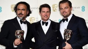 Leonardo DiCaprio si-a sarbatorit premiul BAFTA intr-o camera de hotel, alaturi de Laura Whitmore