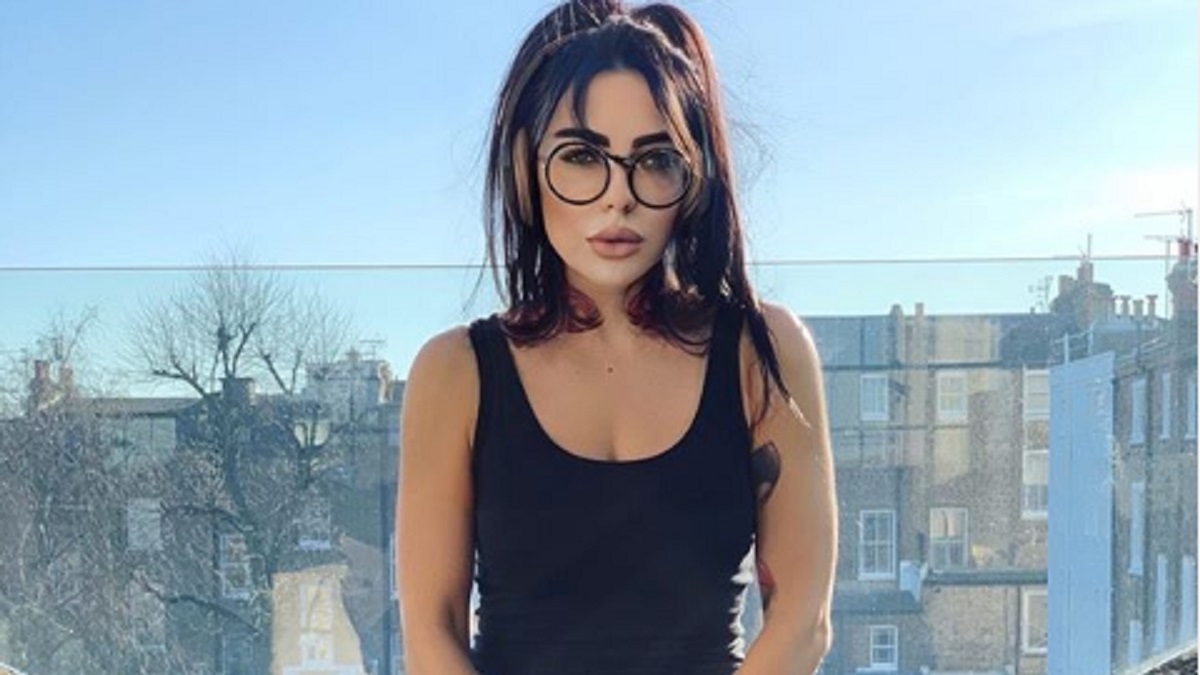 O mai știi pe DJ Wanda? Artista a rămas fără bani, dar nu din cauza crizei. Deși încearcă să păstreze aparențele, ceva a dat-o de gol