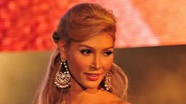 Domnisoara sau domn? Uite cat de bine arata! O concurenta la Miss Canada a fost data afara din competitie pentru ca s-a nascut barbat!