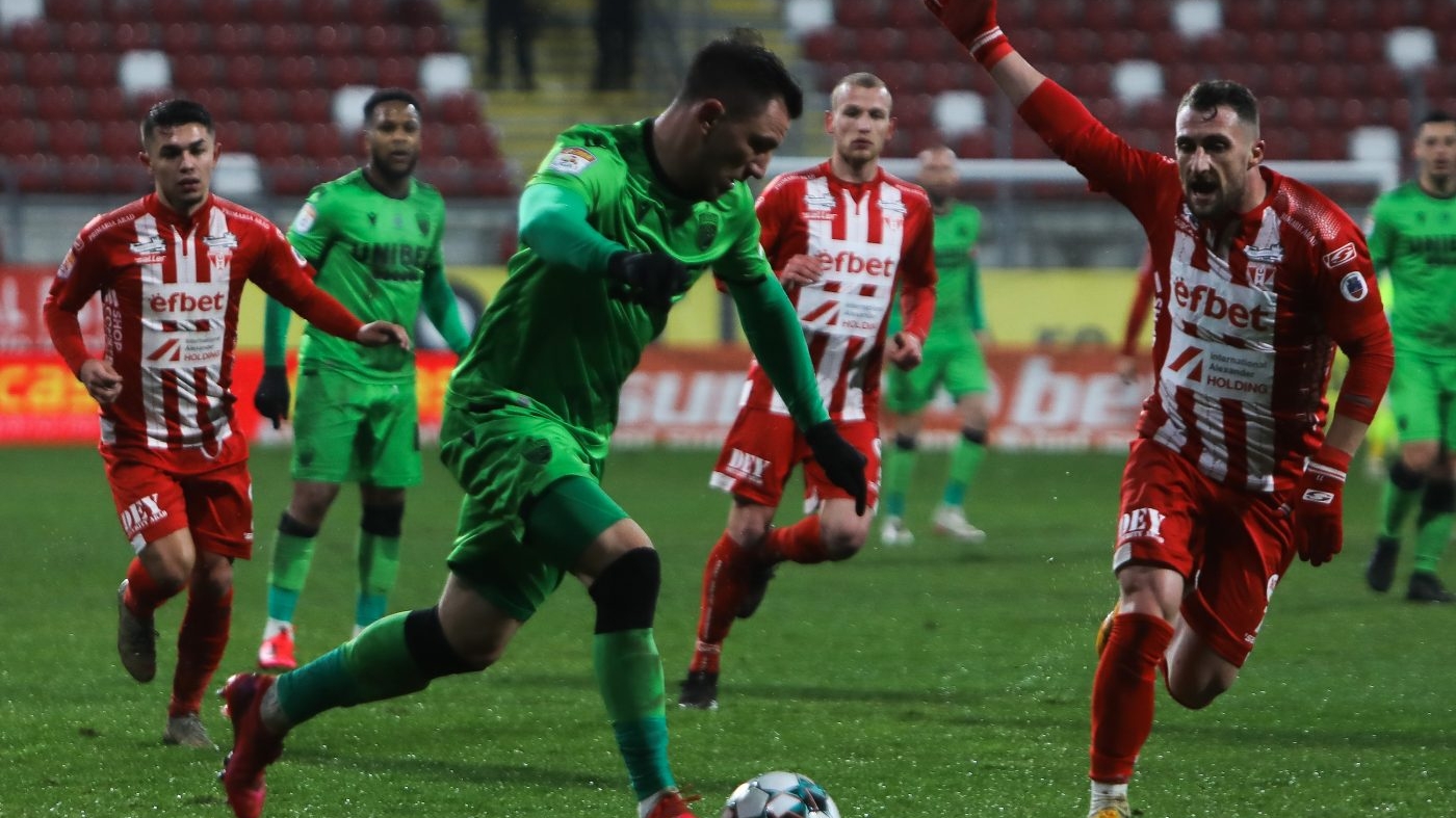 „Câinii” înving la Arad și rămân în cursa pentru play-off!