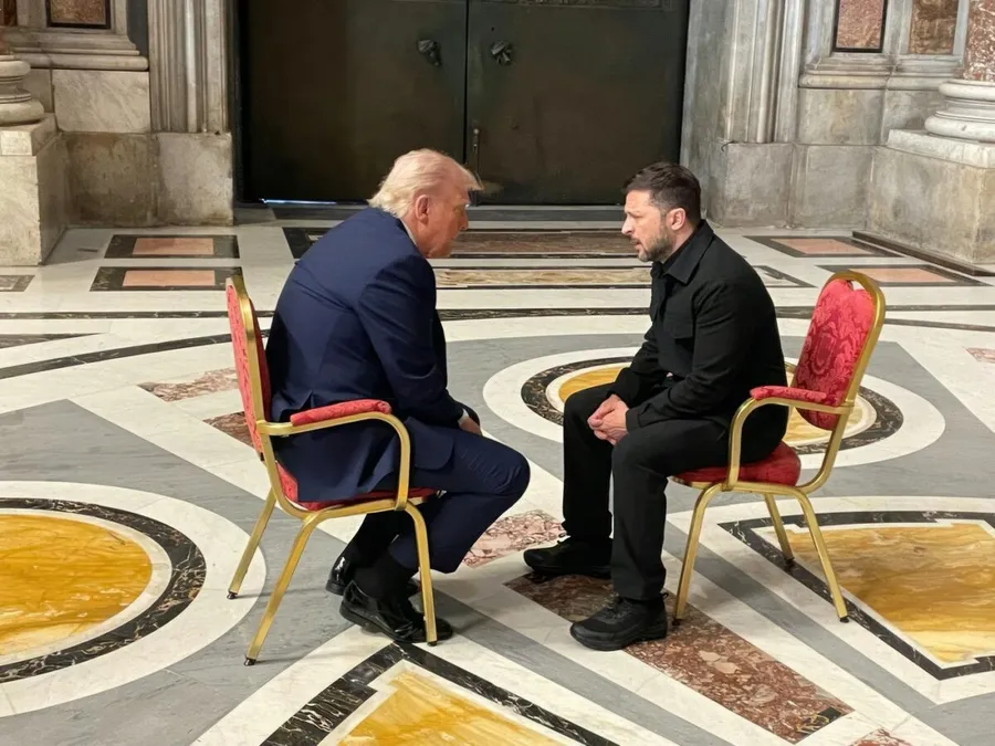 Ce i-a spus Donald Trump lui Volodimir Zelenski la înmormântarea Papei Francisc. Sursă: profimedia