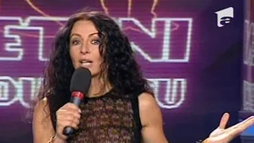 VIDEO Uite ce rochie transparenta are Mihaela Radulescu! Decolteul si picioarele lungi i-au sedus pe telespectatori!