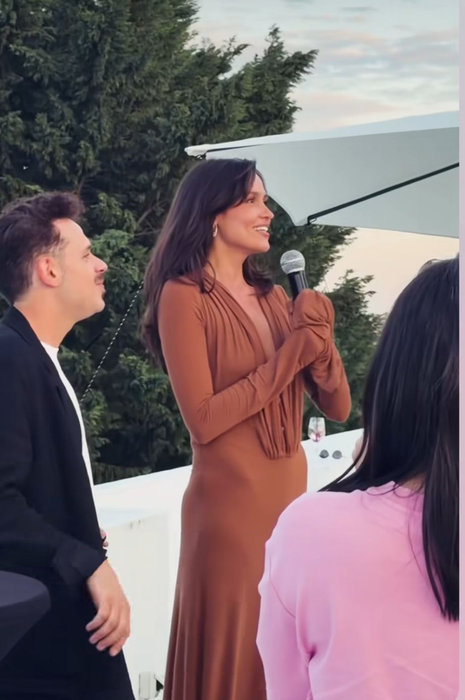 Cum a reacționat Oana Zara când a fost cerută în căsătorie. Imaginile s-au viralizat
