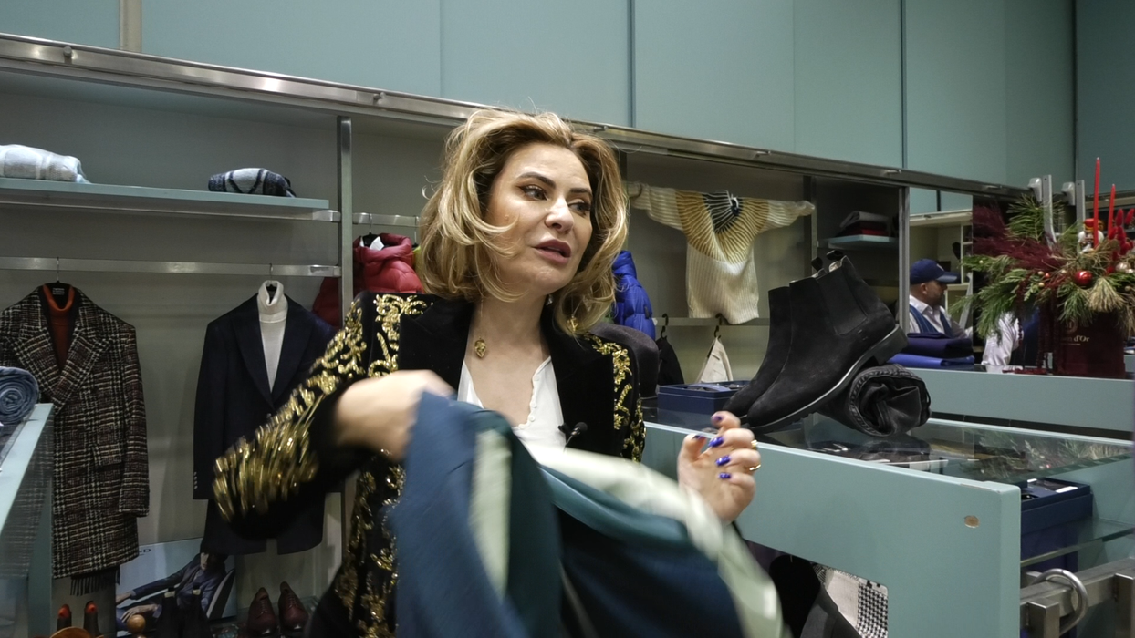 Adina Buzatu recomandă ținutele elegante / (Sursa: Captură video)