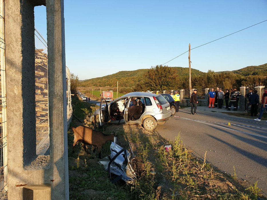 Accident în Prahova! Un mort și patru răniți după ce două mașini s-au lovit frontal