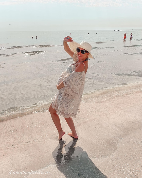 Diana Dumitrescu, o graviduță sexy în costum de baie: ”Cea mai frumoasă mămică”
