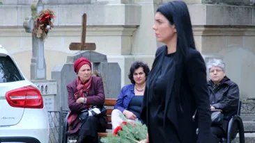 Burtică suspectă la Andreea Tonciu! Cum a apărut bruneta la înmormântarea Ionelei Prodan