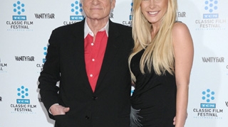 Hugh Hefner are iar iubita cu 60 de ani mai tanara! Cum crezi ca l-a dat gata!