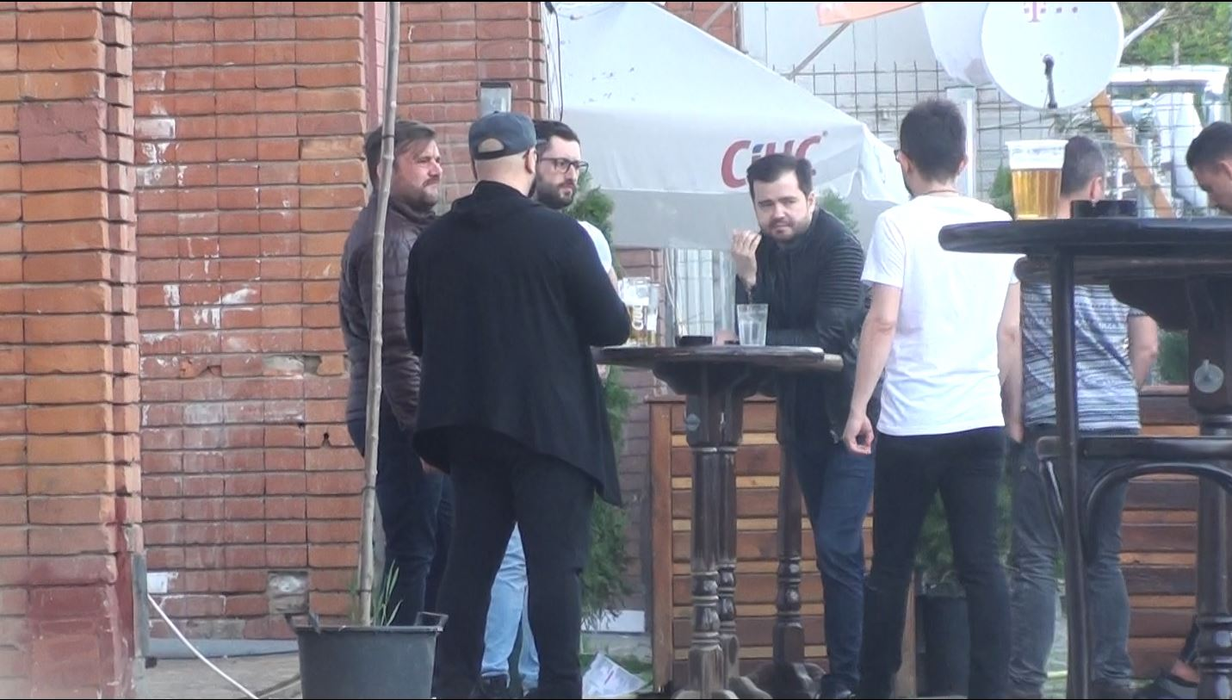 Echipa tehnică a venit să le transmită ceva celor trei artiști