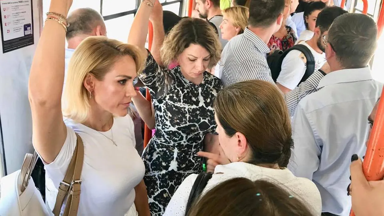 Gabriela Firea s-a plimbat cu tramvaiul 41: ”Așa cum am promis, s-a reluat circulația tramvaiului 41, înainte de începerea noului an școlar”