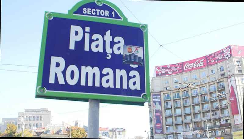 Blocul-vedetă din Piaţa Romană s-a transformat într-un câmp de război