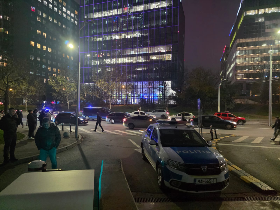 Incendiu la Promenada Mall din Capitală! Oamenii au fost evacuați de urgență