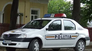 O masina a Politiei, aflata in misiune, a fost implicata intr-un accident rutier, la Barlad
