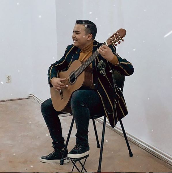 Fiul lui Adrian Minune a dat-o uitării pe Vulpița de la Acces Direct! Vei fi uimit de noua preferință a tânărului artist