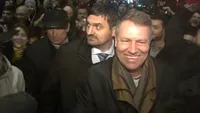 VIDEO. Asta nu s-a vazut la TV! Ce s-a intamplat de fapt azi-noapte, in timpul vizitei lui Iohannis in Piata Universitatii