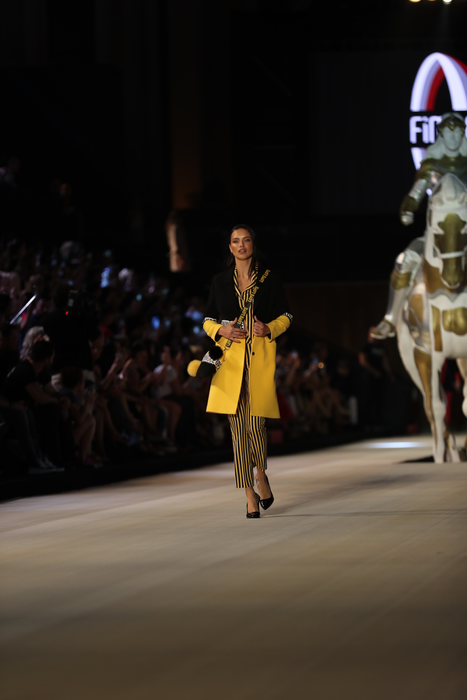 Conceptul  Dosso Dossi Fashion Show a luat naştere în urmă cu 15 ani, în 2002, şi aparţine omului de afaceri Ahmet Eraslan