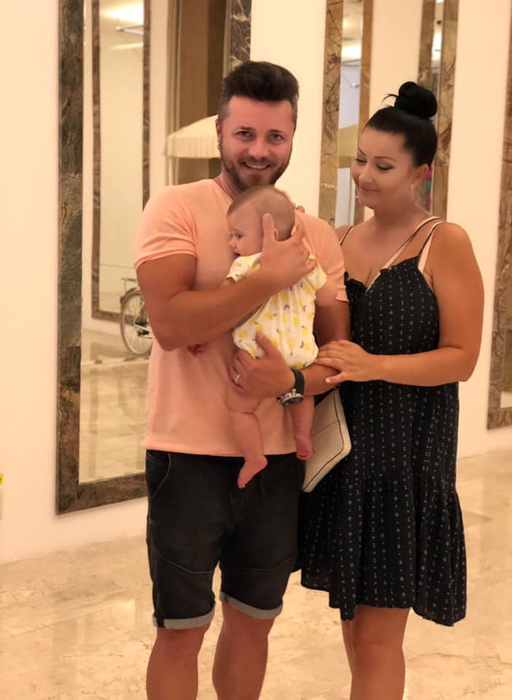 Primele declarații ale Gabrielei Cristea după ce a ajuns cu Iris la spital: ”Făcuse febră 38,1 şi ne-am trezit în urmă cu jumătate de oră că a făcut iarăşi 39”