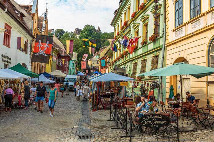 Piaţa centrală a vechii cetăţi