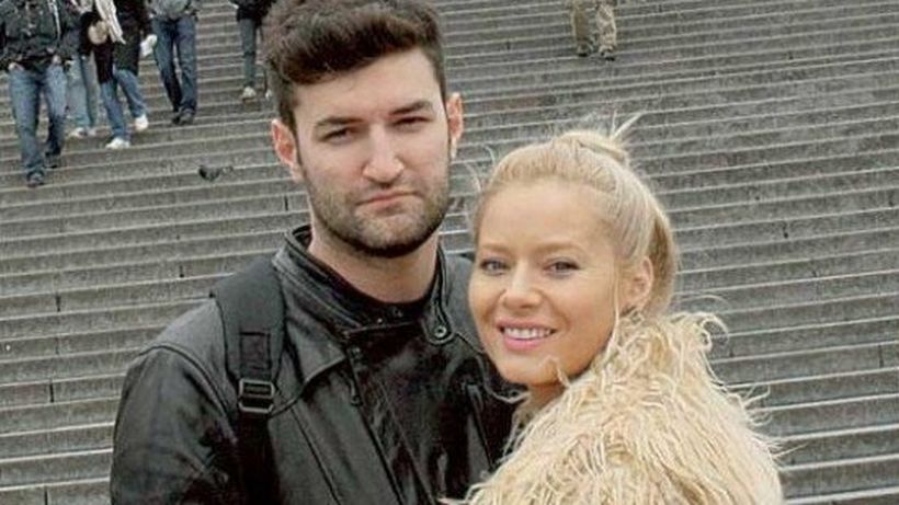 Laura Cosoi şi Smiley s-au asortat! Cum şi-au făcut apariţia cei doi foşti iubiţi la premiile GOPO