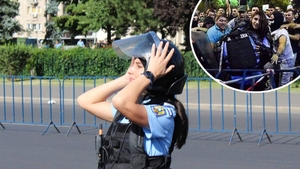 Primele imagini cu Ștefania, jandarmerița de 23 de ani bătută de huligani în Piața Victoriei! Ce i-a spus unui protestatar cu doar câteva ore înainte de incident: "A vorbit tare frumos cu mine"