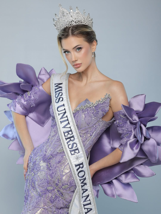 Cătălina Jacob reprezintă România în cadrul Miss Universe 2025