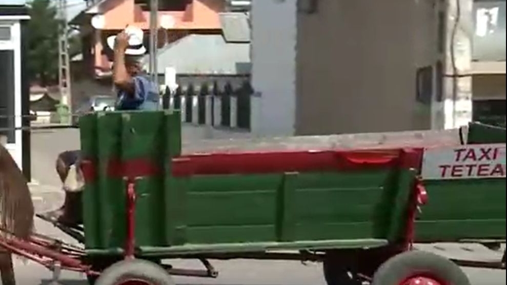 Orașul fantomă, aflat la 30 de km de Capitală. Nu are primar sau drumuri, dar are taxiul-căruță. FOTO