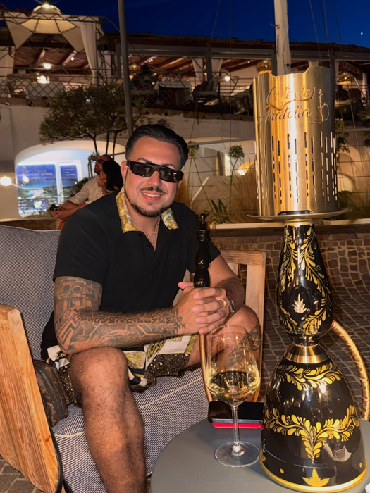 Cum le răspunde Prințul Marco haterilor care-l acuză că are fațete dentare: „Mulți îmi spun că mă cred frumos”