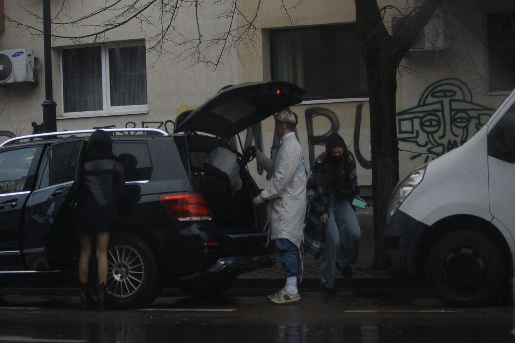 Emil Rengle le-a lăsat pe fete să plece cu Uber-ul