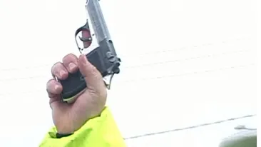 Interventie cu final tragic, in Capitala! Un barbat a fost impuscat de un politist care se afla in misiune