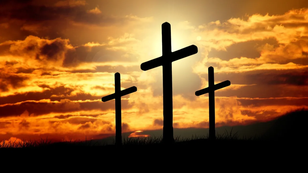 Tradiții și obiceiuri în Sâmbăta Morților. Ce nu au voie să facă femeile când sunt Moșii de Vară