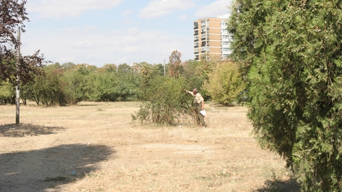 Solutie pentru aglomeratia din zona Titan: consilierii vor sa construiasca o parcare in forma de sertar, sub parc!