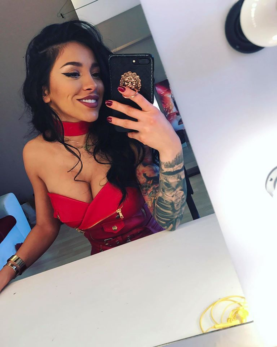 Ruby şi-a făcut selfie în baie şi… Detaliul care i-a lăsat pe toţi cu gura căscată!