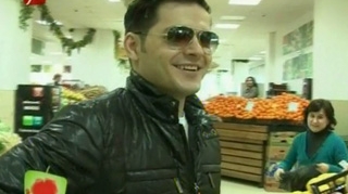 VIDEO Varciu le-a facut "catele" pe Sanzi si Tonciu si a flirtat cu o domnisoara la piata: "Pot sa platesc in natura?"