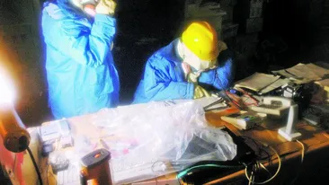 Traiesc cu un bol de orez si o sticla de apa pe zi