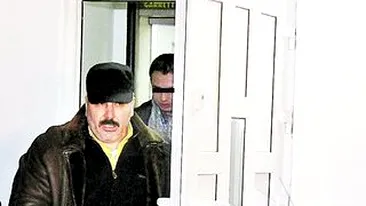 Situatie incredibila la varful lumii interlope! Sile Camataru vinde vopsea din usa in usa!