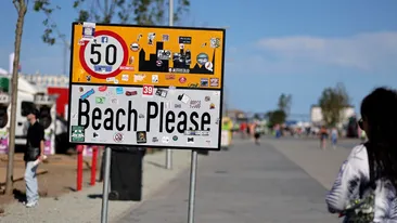Câți lei costă un sendviș cu pui la Beach, Please! Petrecăreții au crezut că nu văd bine