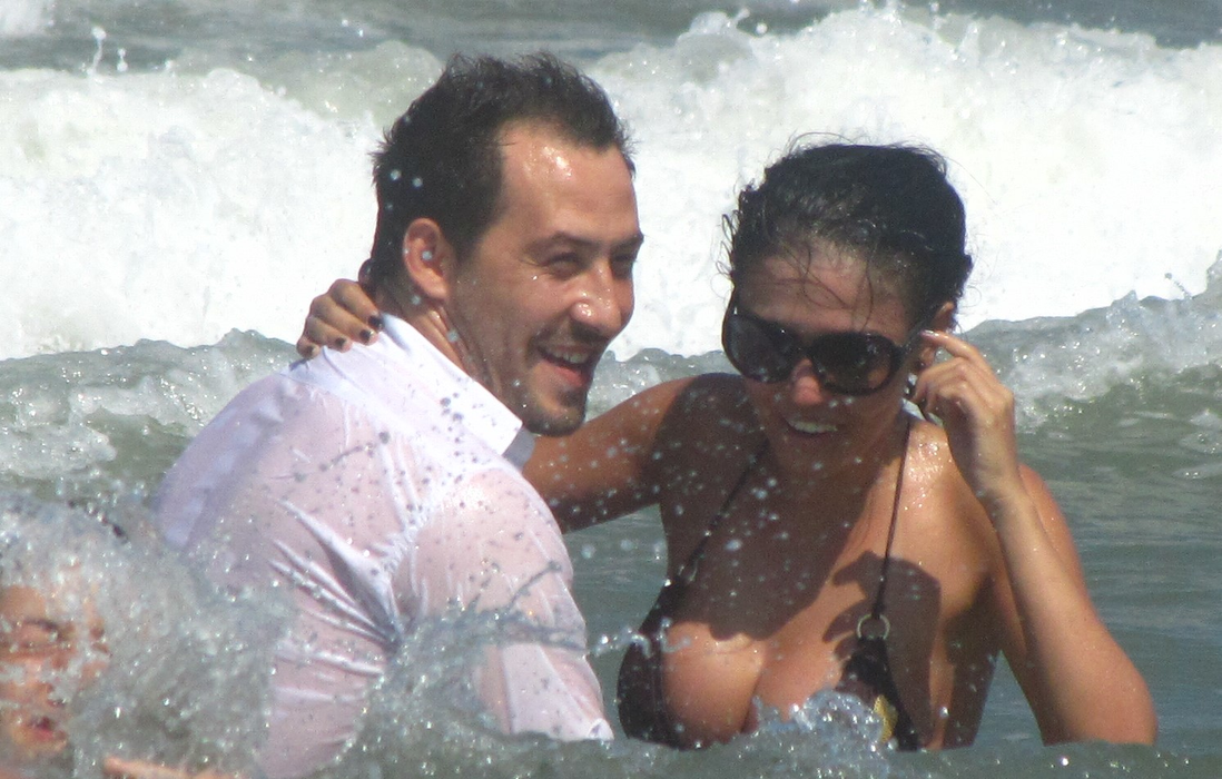 De rușine, Andreea Mantea nu mai face plajă în costum de baie. Cum arată însă trupul ei în bikini