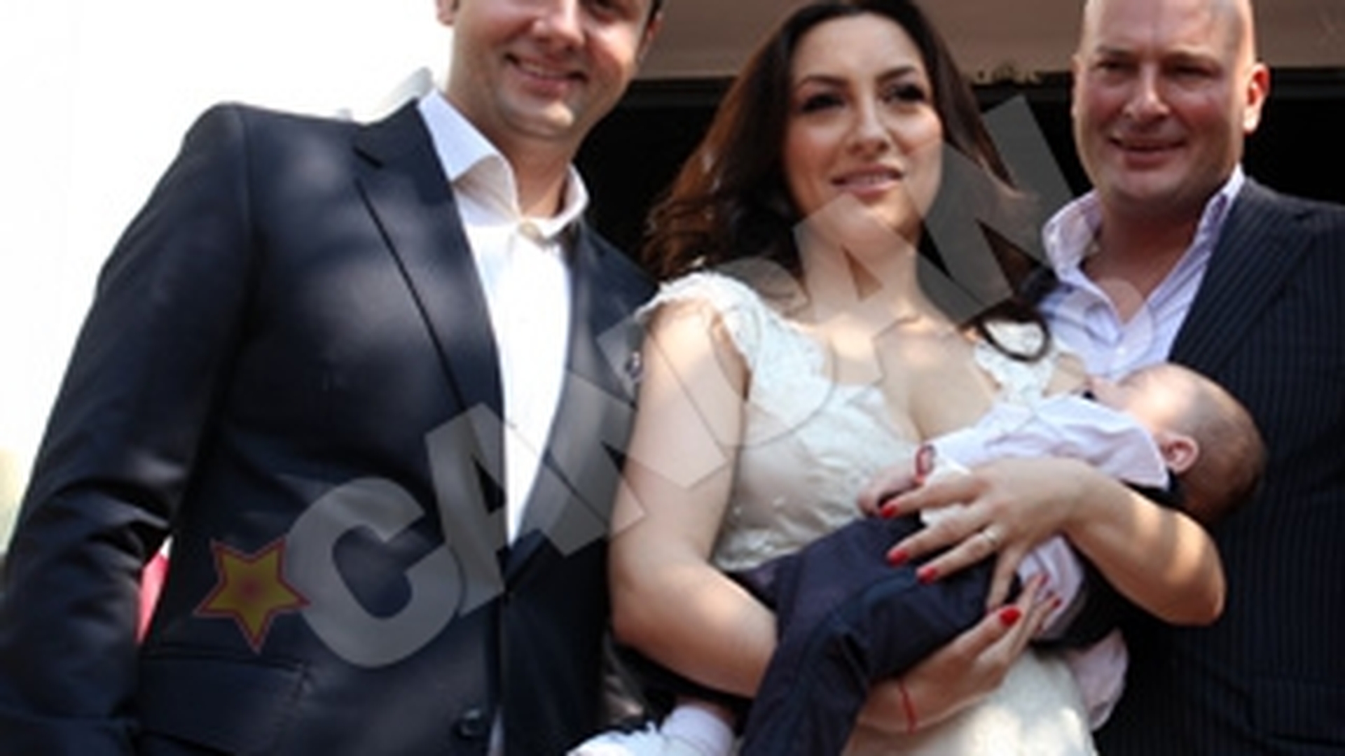 Maruta junior rasfatat de mic: "Il ducem pe David la niste ore de inot pentru bebelusi"