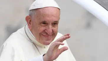Avionul în care se află Papa Francisc a aterizat pe Aeroportul Henri Coandă București