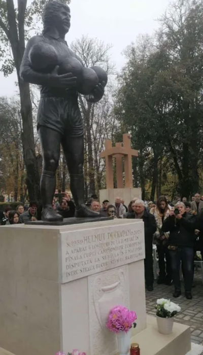 A fost inaugurată statuia lui Helmuth Duckadam. Cine a fost prezent la eveniment