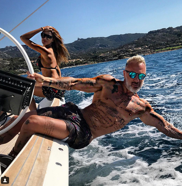 Gianluca Vacchi, fotografiat în braţele noii sale iubite! Milionarul i-a făcut acesteia o declaraţie de dragoste răvăşitoare