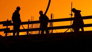 Mai mare ruşinea! Motivul ireal pentru care românii refuză să se angajeze pe şantier, pe un salariu de 5000 de lei