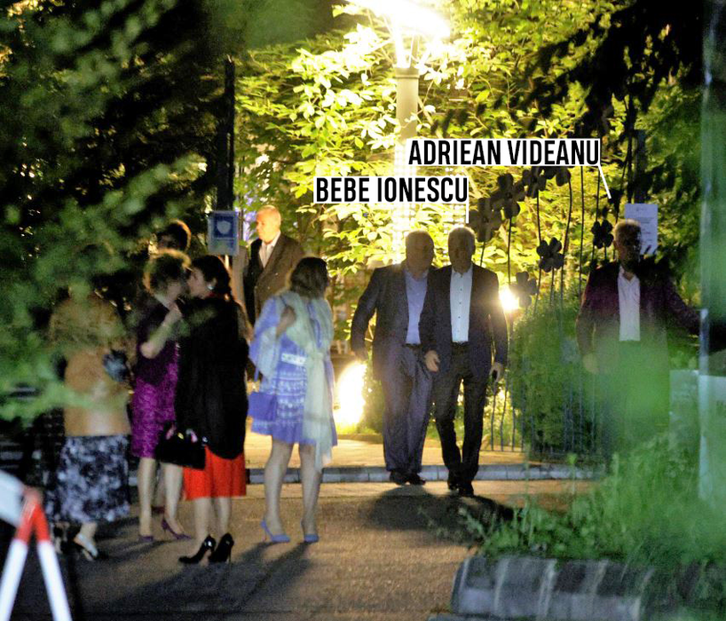 Bebe Ionescu și Adriean Videanu ies din restaurant