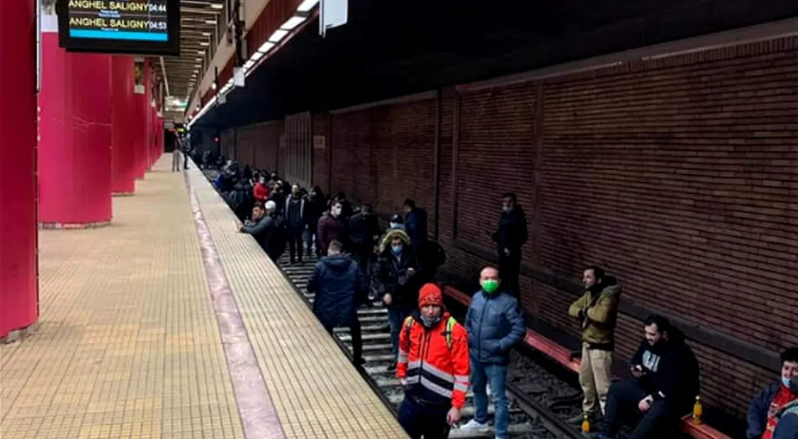 Angajaţii de la Metrorex au creat haos cu o grevă în stil propriu. Cum și-au adus rudele pe posturi plătite generos