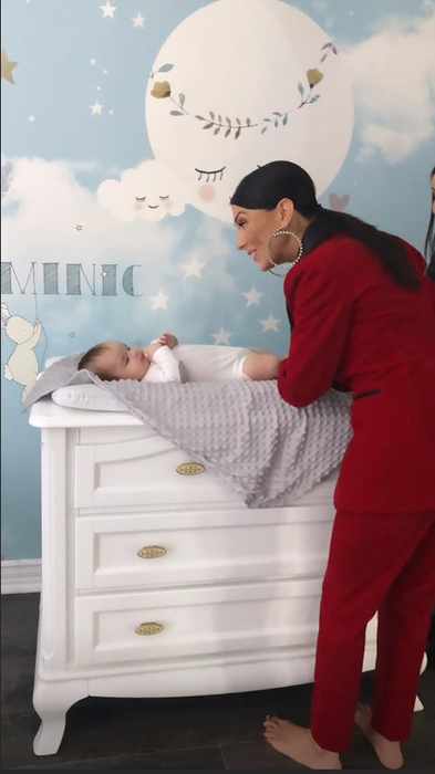 Ilinca Vandici și Andrei Neacșu au ajuns azi în fața altarului! Ce ținută a purtat prezentatoarea Kanal D
